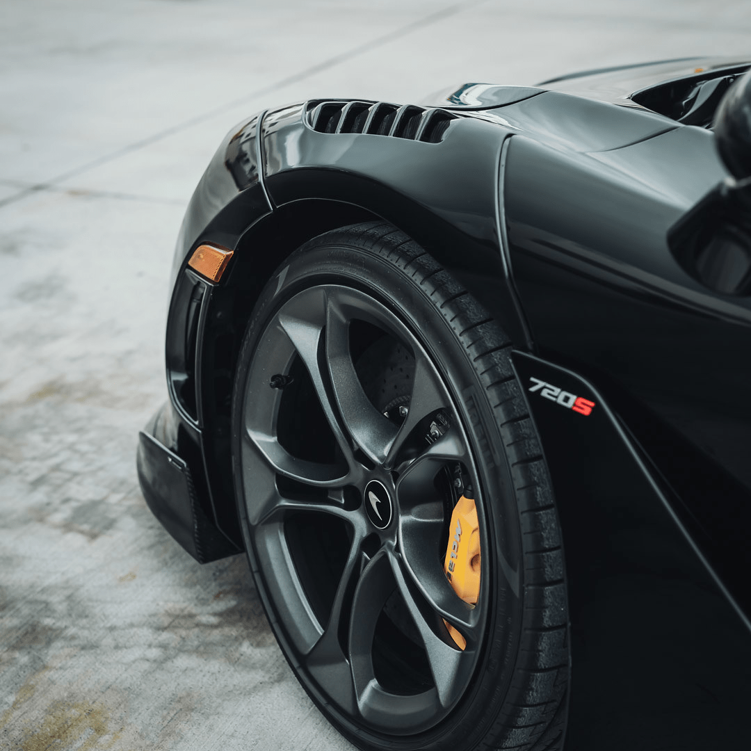Vorsteiner MVS2090 McLaren 720S Coupe Silverstone Edition Aero Front Fenders w/ Integrated Vents.
