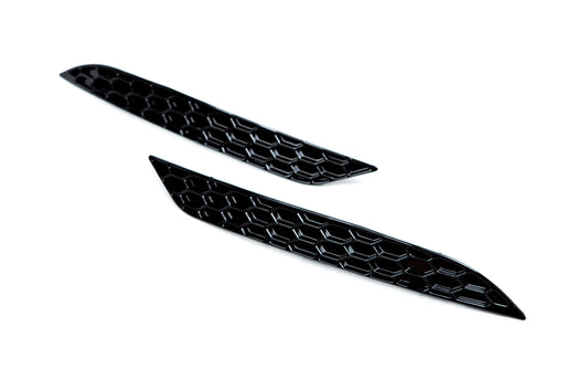 Acexxon R05-10-2 VW Gloss Black Rear Reflector Insert Set - Honeycomb