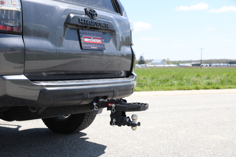 GEN-Y Hitch Gen-Y 2in Shank Heavy-Duty 500lb Capacity Serrated Hitch Step