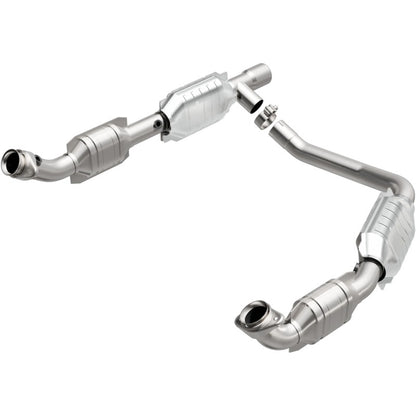 MagnaFlow Direct Fit Catalytic Converter Ford E350 Van 06 5.4L OEM