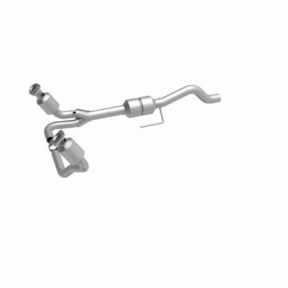 MagnaFlow Direct Fit Catalytic Converter 00-03 Durango 4WD 4.7L