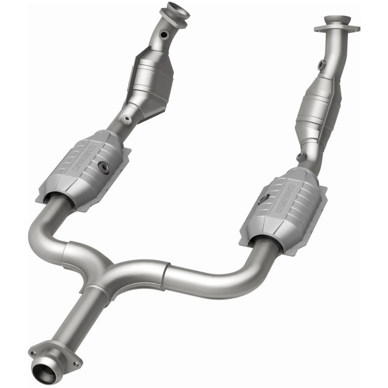 MagnaFlow Direct Fit Catalytic Converter 99-01 Ford Mustang 3.8L