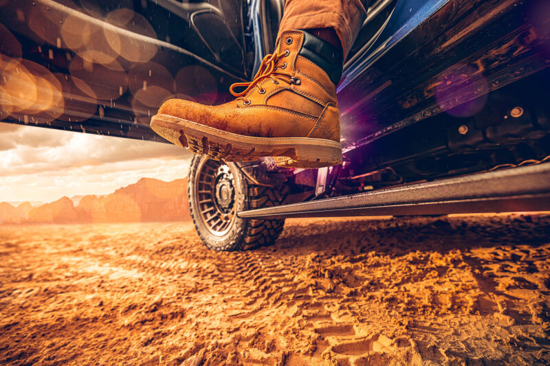 AMP Research 2025 RAM 2500/3500 HD PowerStep
