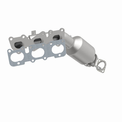 MagnaFlow Direct Fit Catalytic Converter 10-12 Hyundai Genesis 3.8L