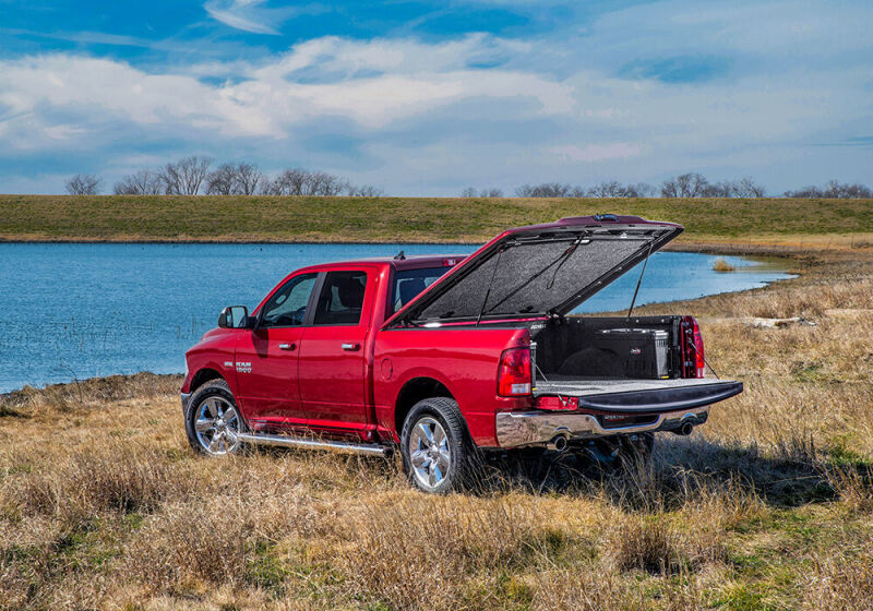 Undercover 2025 Dodge Ram 5.7ft Elite LX Bed Cover - Silver Metallic