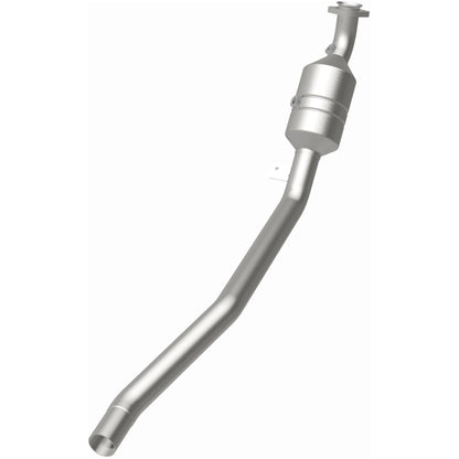 MagnaFlow Direct Fit Catalytic Converter 2006-2011 R350 3.5 L Underbody