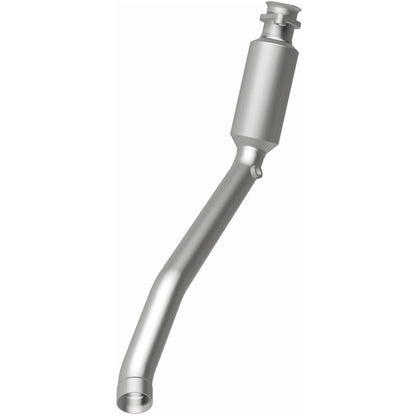 MagnaFlow Direct Fit Catalytic Converter 2010-2013 Land Rover LR4 V8 5 OEM Underbody
