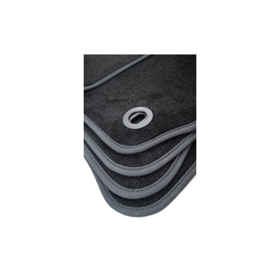Custo Pol Nis230S Floor Mat Set for Nissan Qashqai II (J11)