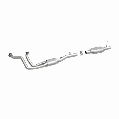 MagnaFlow Direct Fit Catalytic Converter 96 Ford F-150 4.9L I-6