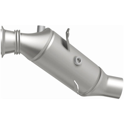 MagnaFlow Direct Fit Catalytic Converter 2015 BMW 640i/740i Underbody
