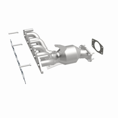 MagnaFlow Direct Fit Catalytic Converter 01-05 Volvo S60 2.4L / V70 2.4L