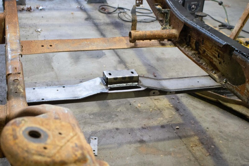 RustBuster Rust Buster 01-10 GM Pickup Front Cab Mount