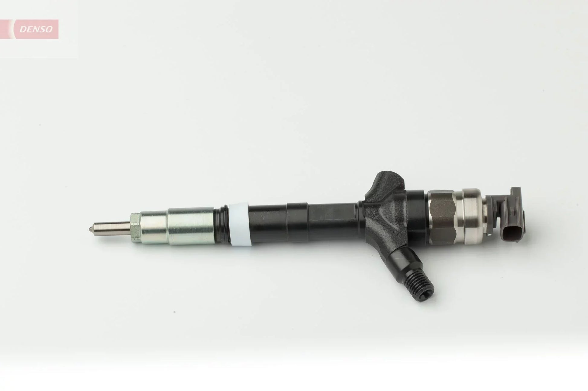 DENSO DCRI106200 Injector Nozzle for Toyota Avensis