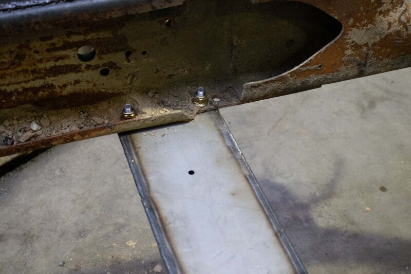 RustBuster Rust Buster 01-10 GM Pickup Front Cab Mount