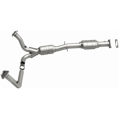 MagnaFlow Direct Fit Catalytic Converter 00-04 S10/Sonoma 4.3L