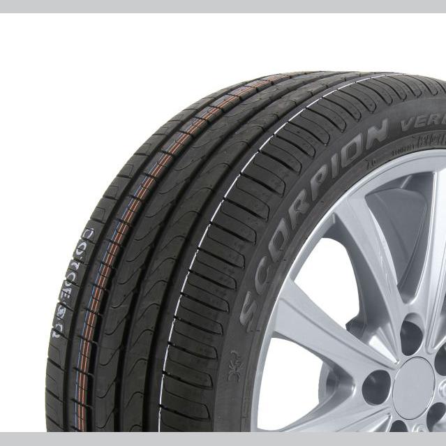 PIRELLI 24545R20LTPI103WSVLR Suv/4X4 Summer Tyrecb69.0 Db