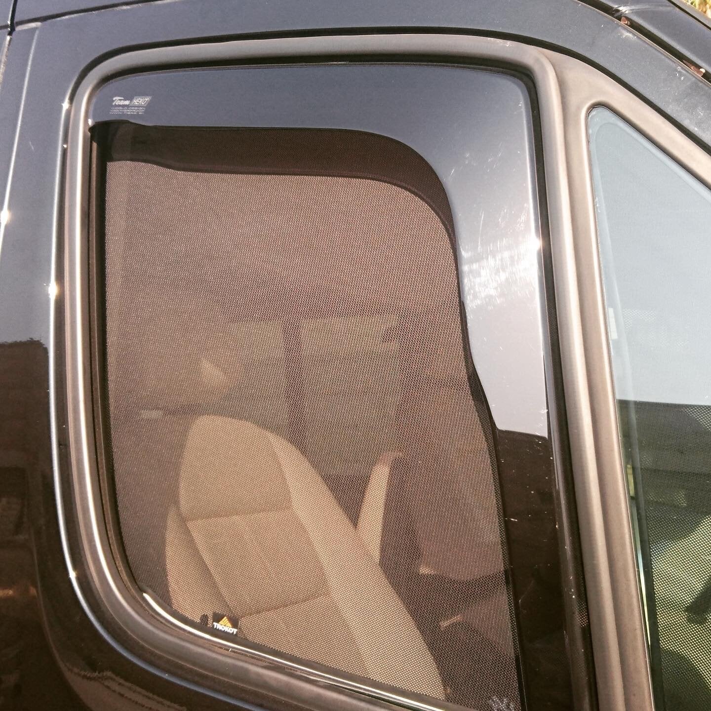 Heyner TROFTF Ford Turneo Custom 2012-Onwards - Front Windows Shades Set Of 2Pcs. (Moving Part Only)
