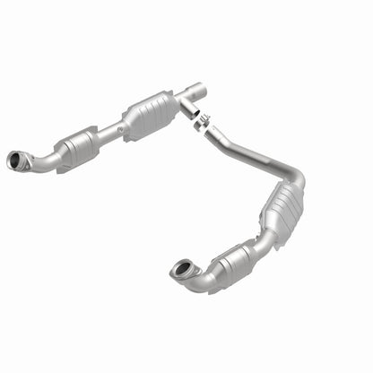 MagnaFlow Direct Fit Catalytic Converter 06 Ford E350 Van 5.4L