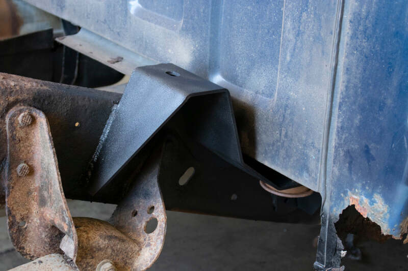RustBuster Rust Buster 1988-1998 Chevrolet & GMC C/K 1500 & 2500 Bed and Cab Mount Brackets - Left