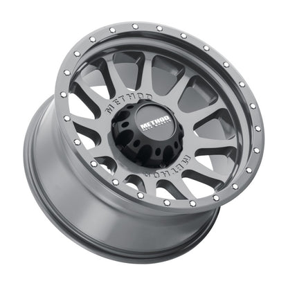 Method Wheels Method MR605 NV 20x10 -24mm Offset 8x6.5 121.3mm CB Gloss Titanium Wheel