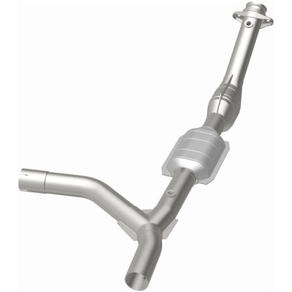 MagnaFlow Direct Fit Catalytic Converter 00-04 Ford E150 4.6L Passenger Side