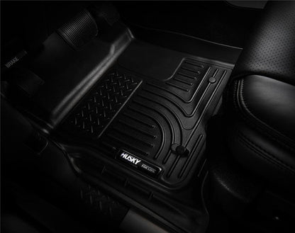 Husky Liners 07-10 GM Escalade/Tahoe/Yukon WeatherBeater Black Walkway (2nd Row Bucket) Floor Liners